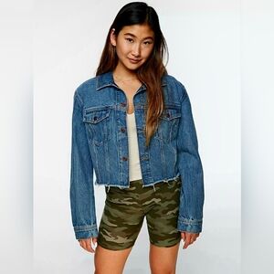 Victoria's Secret PINK Cropped DENIM Jean Jacket Button Pockets Medium Distress